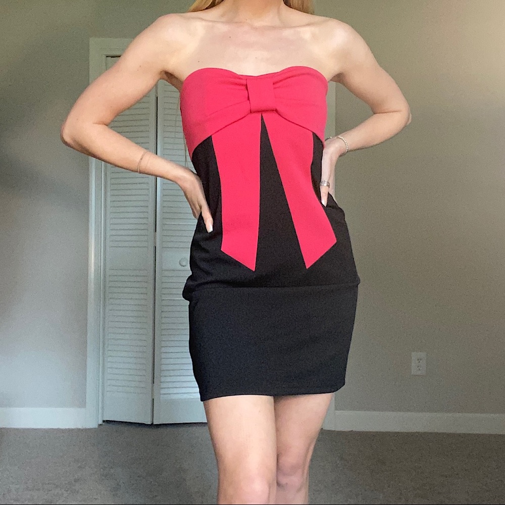 NWOT Joy Joy Bow Front Strapless Dress